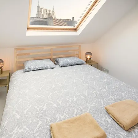 Apartment Charming Nationale Street Antwerp