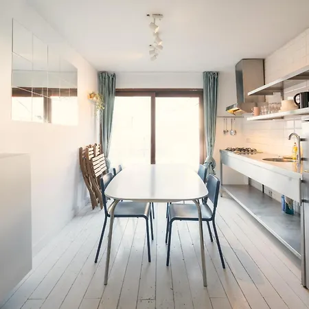 Charming Nationale Street Apartment