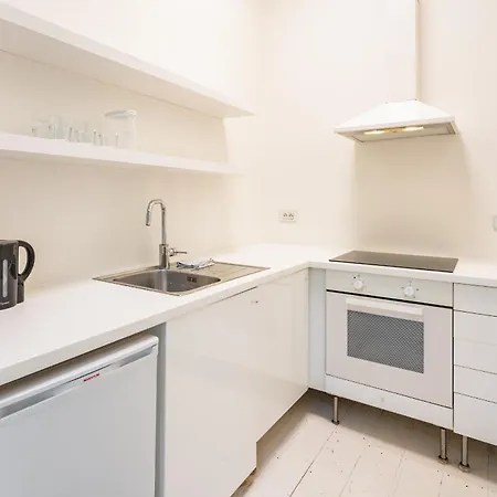 Charming Nationale Street Apartment *